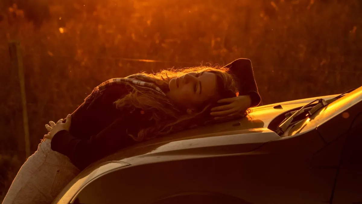 5 Best Gemini Roadside Photoshoot Prompts for Girls — Real Moments in Natural Light